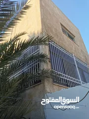  23 منزل مستقل مكون من طابقين ومدخلين منفصلين