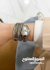  4 ساعة الحية المميزة
