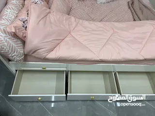  4 Queen Bed with Mattress high quality medical