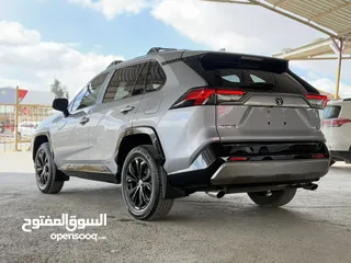  3 تويوتا راف فور ((2022)) SE بلاك ايديشن، بطاريه ليثيوم، فل كامل، فحص كامل، فورويل، حره، بسعر مميز..