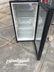  3 ثلاجة مكتب  باب كزاز لون اسود