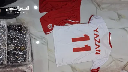 3 اطقم وكلرات الانديه والمنتخبات وجرابات رياضيه