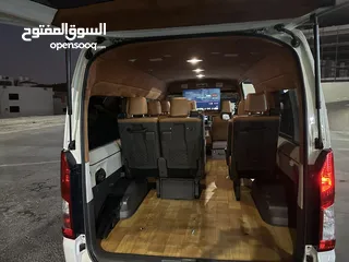  37 باص فان10ركاب لنقل الركاب والسياح وخدمات التوصيل من والى المطار والمعابر الحدوديه والجولات السياحيه