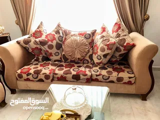  6 غرفة نوم وسفرة وضيوف