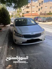  2 كيا K3 2018 صالون سيدان للبيع فل ما عدا الفتحه لون سيلفر