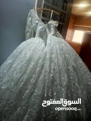 6 فستان عروس عدد 2 للبيع