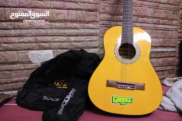  6 جيتار legend شبه جديد مع شنتة ونضيف موديل CG155YN خشب اصلي وفريت بورد نضيفة جديدة