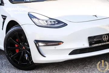  3 Tesla model 3 بسعر مغري