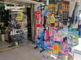  4 مكتبة للبيع قرطاسية والعاب وتوجيهي تعمل بشكل جيد شارع حيوي قائمة ولها سمعتها بالمنطقة ولها زبونها