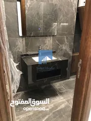  8 شقة أرضية فاخرة للبيع في الكرسي - خلف إدارة السير 165م مع ترس 30م تشطيب سوبر ديلوكس لم تسكن