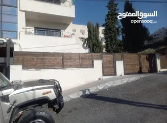  3 شقة جديدة ارضية شبة فيلا للبيع