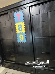  1 خزانه للبيع 110 دينار خزانه خشب 3 درف عرض 245 ارتفاع 240