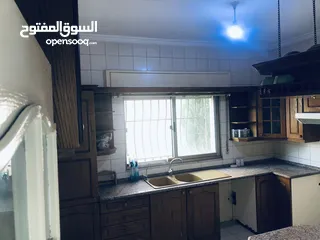  4 شقه للايجار ضاحية الامير راشد