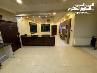  8 شقه فارغه للايجار عبدون ارضي مع حديقه