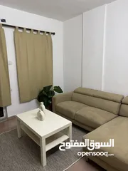 10 فرصة استثمارية استديو مفروش غرفتين نوم للبيع مع العفش