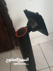  4 يعطيكم العافيه موجود قاعده شاشه 27 انش الشاشه عشان انكسرت الشاشه اللي عندي بدي ابيعها لحال القاعده