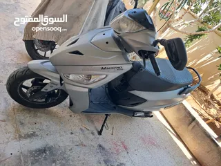  5 سكوتر هيرو بحالا الوكاله  موديل 2023 للبيع غير مرخص ولا بارخص