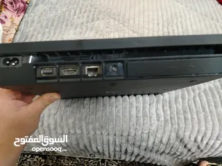  5 بلاستيشن فور سلم حالة سليمة ماشاءالله مع ايدين اصليات مافيهم مشاكل مع راوتر سليم موقع العقبة سعر