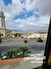  21 فيلا متلاصقة للبيع محدثة تماما بسعر مغري