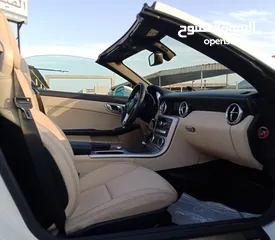  24 Mercedes-Benz SLK 200 V4 1.8L Model 2015