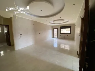  4 شقق طابقيه في المزار الجنوبي