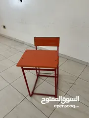  5 مقاعد مدرسية مستعملة للبيع