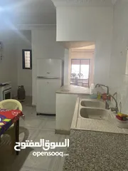  13 شقة واسعة للإيجار ذات اطلالة في شارع الجامعة