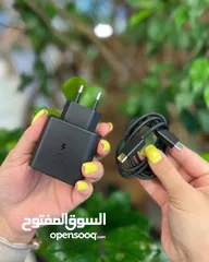  1 شاحن سامسونج 45 واط.*شاحن اصلي من شركة سامسونج.شحن سريع 45 واط حقيقية.منفذ تايب سي إلى تايب سي