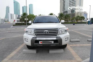  2 Toyota Land Cruiser VXR 5.7