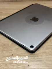  4 iPad Pro 10.5 inch With Apple Keyboard