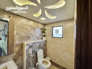  22 منزل مستقل مع ارض وحديقة وحوش مبلط في الضليل – دوبلكس بتشطيب سوبر ديلوكس وموقع مميز بسعر مغري