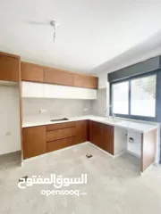  5 شقق للبيع في عين منجد