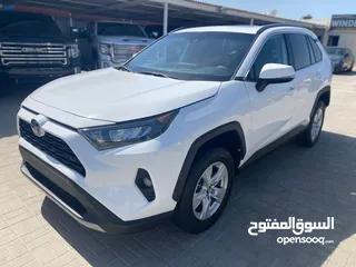  1 TOYOTA RAV4 XLE 2021 V4