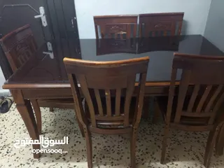  5 عفش للبيع طاولة سفرة وطاولة تلفزيون حالتة ممتازة