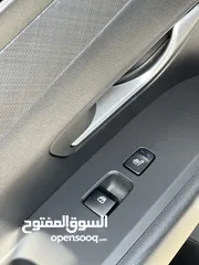  29 هونداي توسان 2022  فل اضافات بدون فتحة سقف  فحص نخب  عداد 22 الف كيلو  الجب كرتونة
