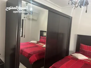  3 غرفه نوم ، كنب جلوس ، سفره صغيره للبيع المستعجل