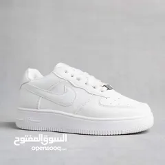  2 كوتشي Nike Air Force حريمي