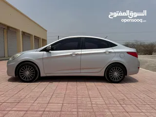  2 Hyundai accent