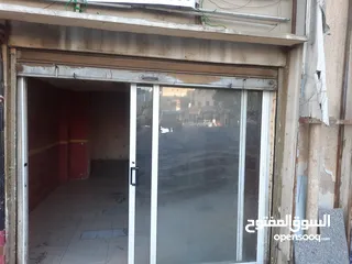  3 محل للايجار