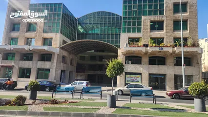  3 محل 140م للايجار