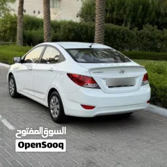  2 Hyundai Accent