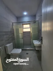  3 شقة طابقية فارغة للبيع في الرابية - ref : 14569