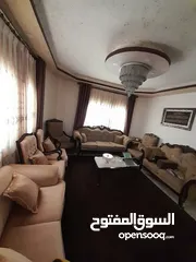  1 طقم كنب بحالة ممتازة