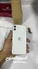  4 iPhone 11  128gb 90bh  مخزن مكسور باك ما باثر مش مفتوح ولا مغير في اشي