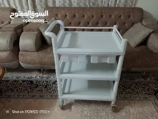  3 ميز متحرك طبي اقرة الوصف