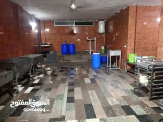  7 معمل اجبان أو مخللات