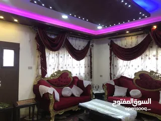  15 منزل مستقل (طابقين)  للبيع الزرقاء-جناعة ،مدخل منفصل لكل طابق
