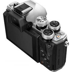  3 كاميرا OLYMPUS E-M10 Mark ll