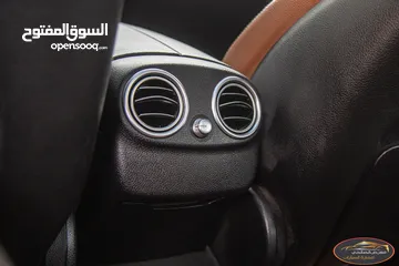  21 Mercedes C200 2019 Mild hybrid Amg kit Night Package   السيارة وارد الشركة و قطعت مسافة 83,000 كم