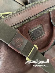  7 شنتة جلد بوجاتي أصلية